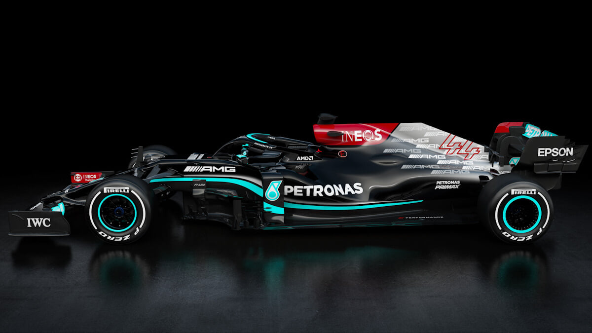 Melnā krāsa paliek – “Mercedes” prezentē jaunās sezonas formulas